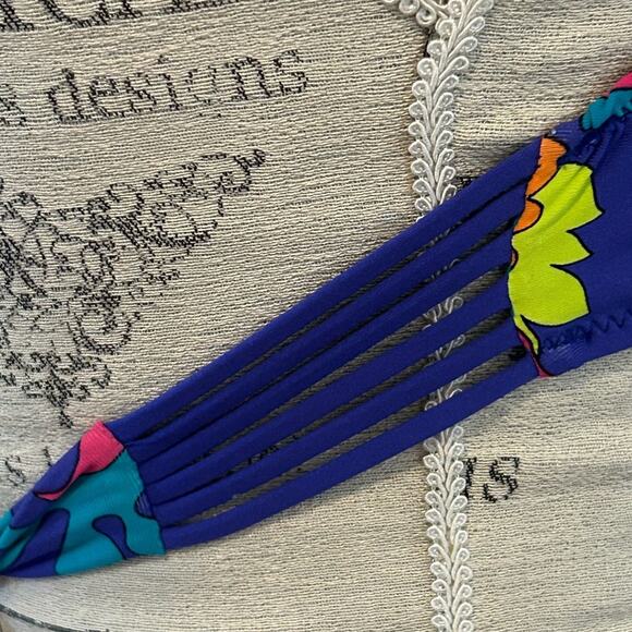 Trina Turk Women's Standard High Neck Halter Hipster Bikini Swimsuit Top sz 4 - Picture 8 of 10